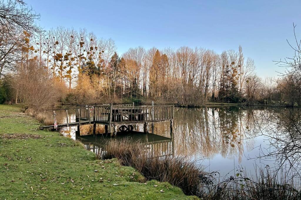 Maison Paisible Avec Lac Prive Secondigny ภายนอก รูปภาพ